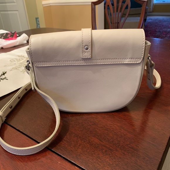 American Eagle Saddle Leather Cross Body - Picture 5 of 8